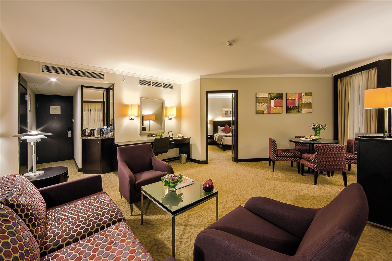 Ramada Plaza By Wyndham Dubai Deira Hotel Room photo